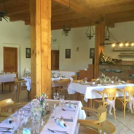 Restaurace A Hájovna Pensión