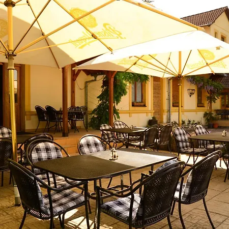 Restaurace A Hájovna Pensión *